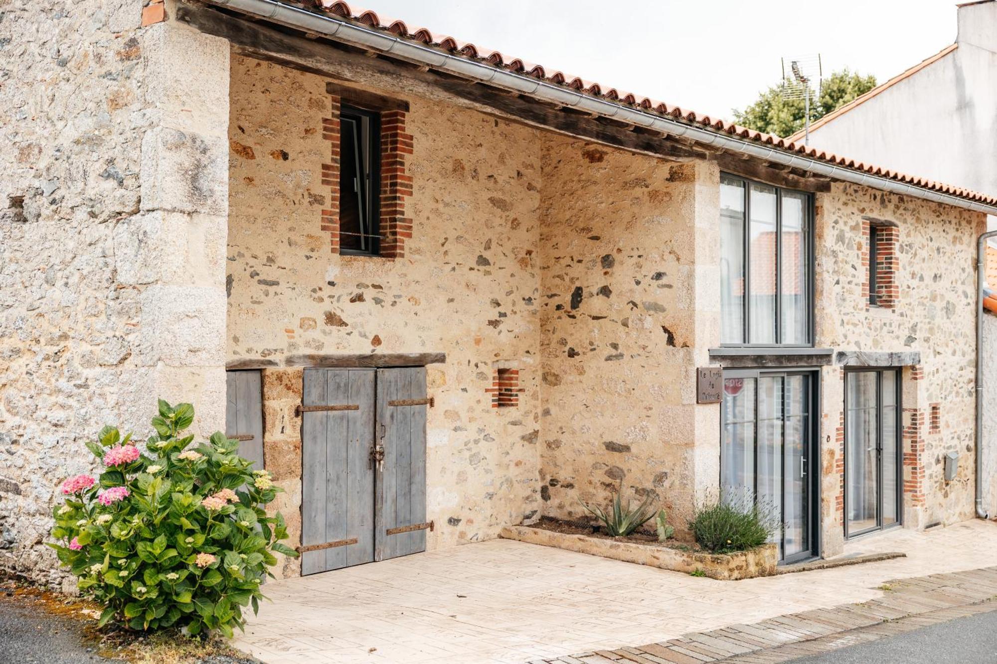 فيلا Le Logis Du Prieure Les Châtelliers-Châteaumur المظهر الخارجي الصورة