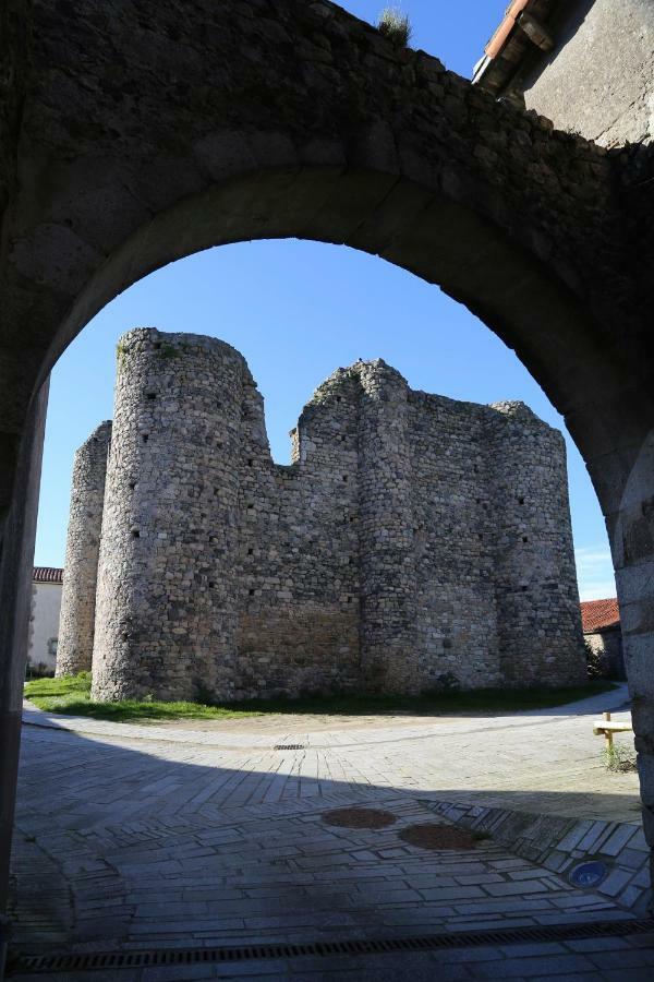 فيلا Le Logis Du Prieure Les Châtelliers-Châteaumur المظهر الخارجي الصورة